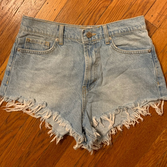 URBAN OUTFITTERS ripped denim shorts - Picture 1 of 3